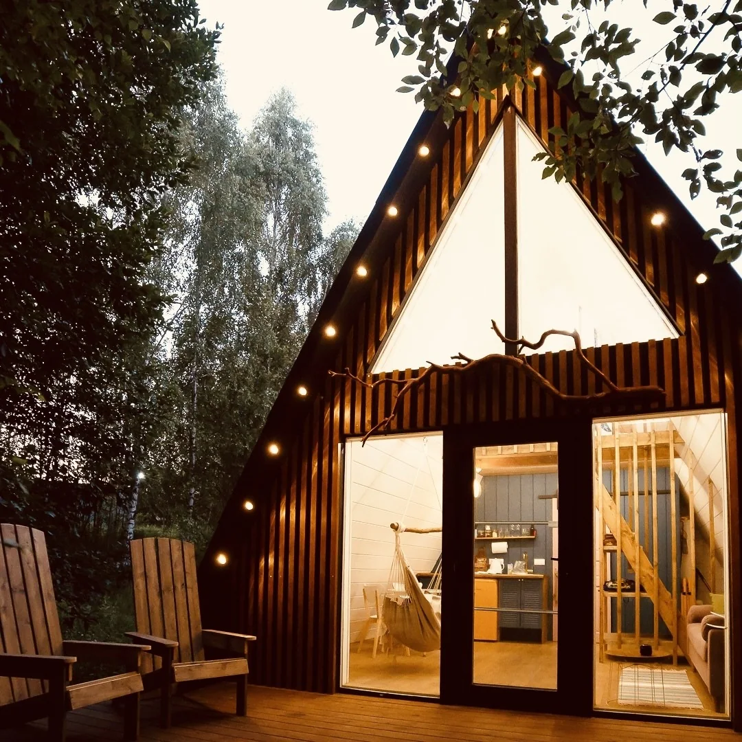 A-frame Bo Camp вечером